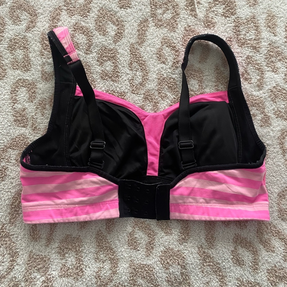Lululemon Ta Ta Tamer ll - Picture 3 of 6